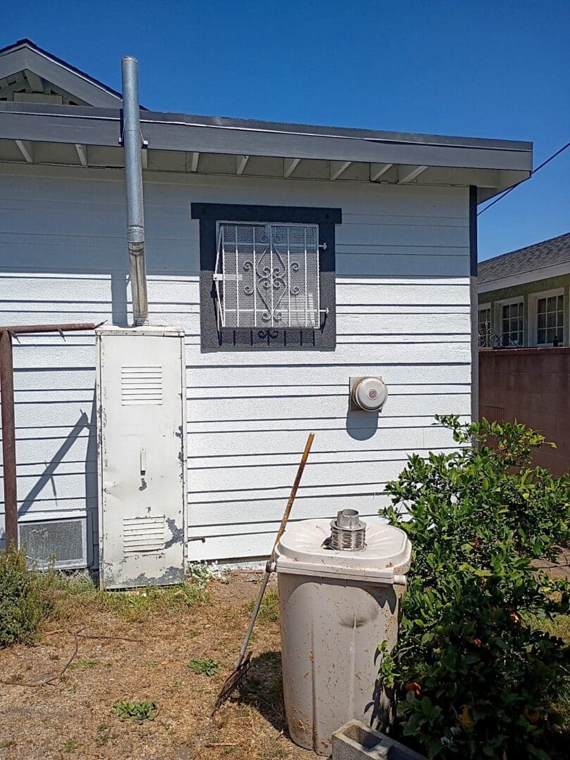 Exterior paint by Green's Construction, Los Angeles